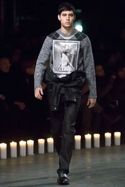 Look 5